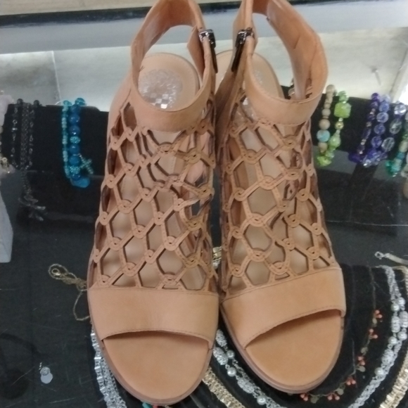 Vince Camuto heels - Picture 2 of 7